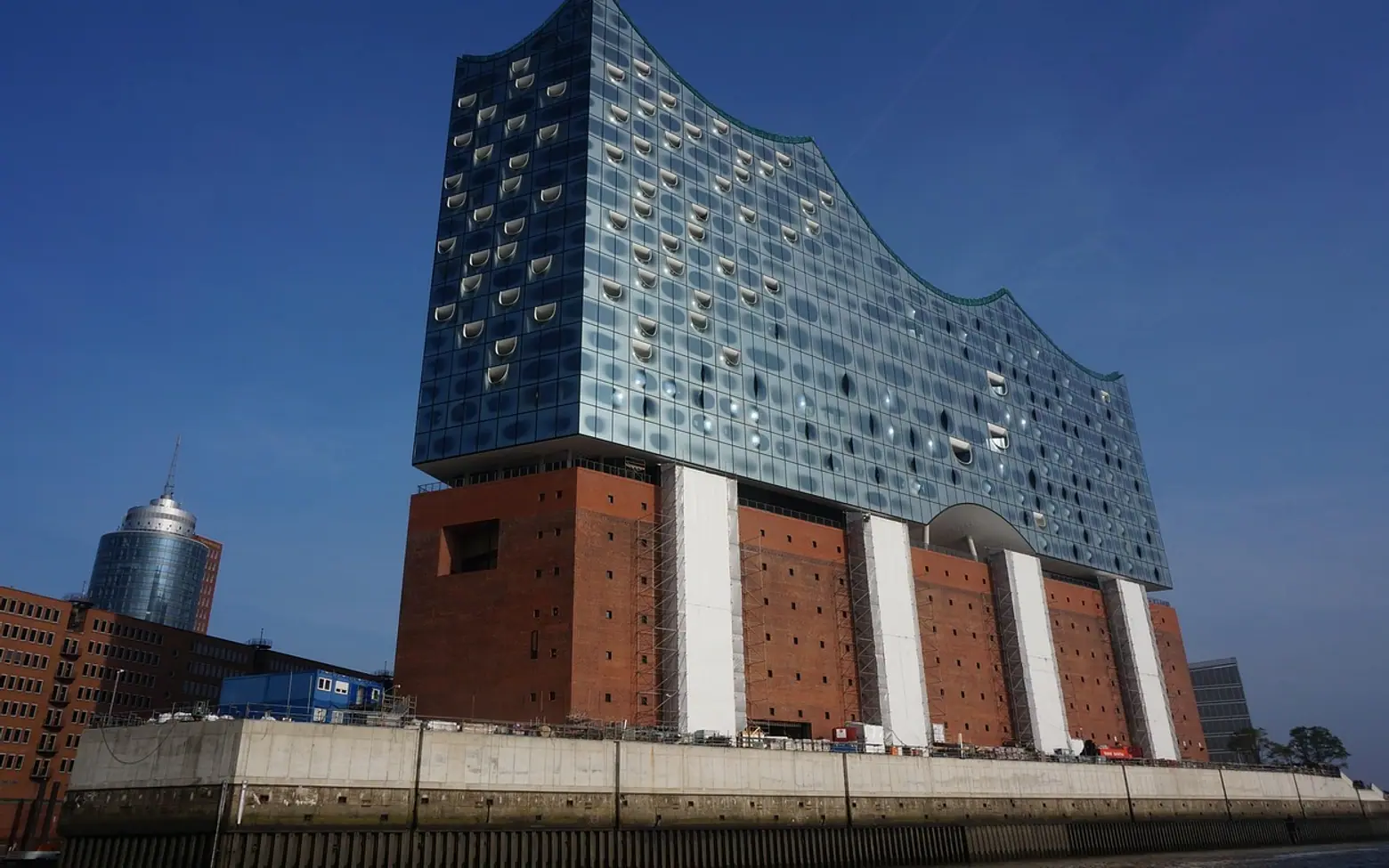 Elbphilharmonie, port and hamburg